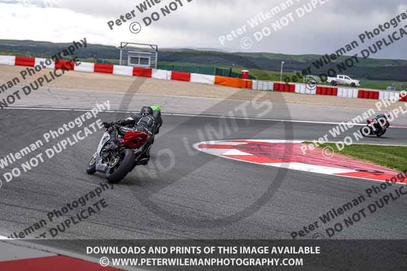 cadwell no limits trackday;cadwell park;cadwell park photographs;cadwell trackday photographs;enduro digital images;event digital images;eventdigitalimages;navarra;no limits trackdays;peter wileman photography;racing digital images;trackday digital images;trackday photos
